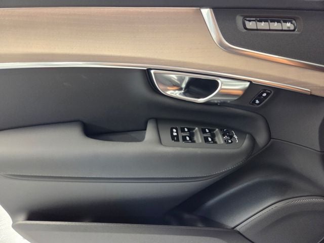 2026 Volvo XC90 B5 Plus