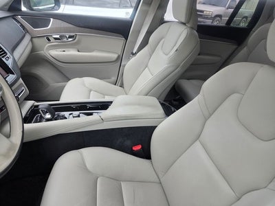 2025 Volvo XC90 B5 Plus
