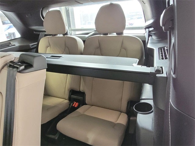 2026 Volvo XC90 B5 Plus