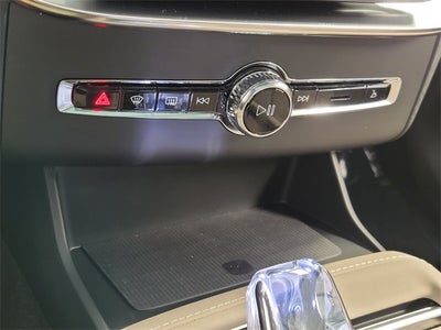 2026 Volvo XC90 B5 Plus