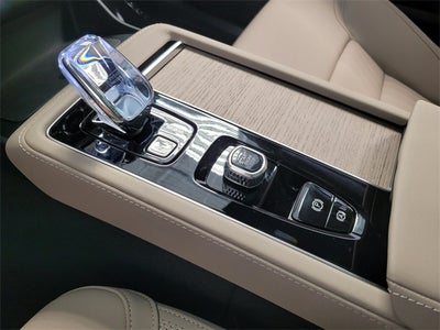 2026 Volvo XC90 B5 Plus