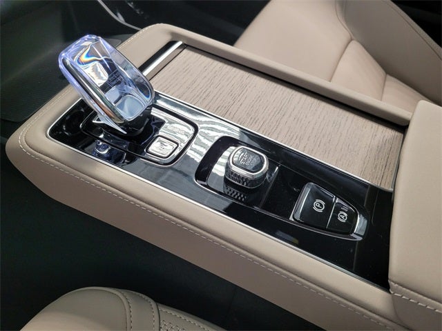 2026 Volvo XC90 B5 Plus