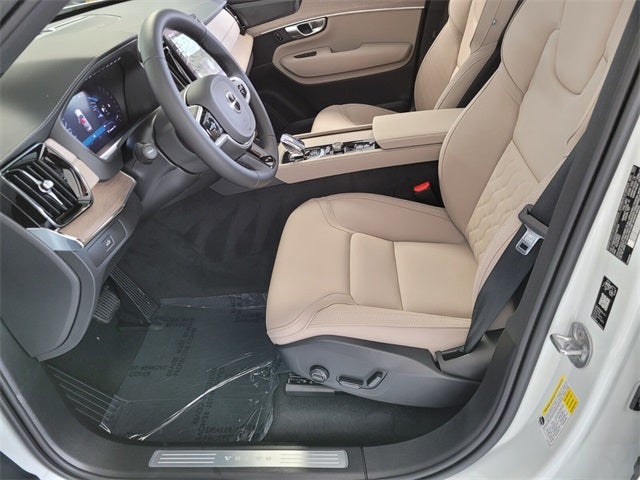 2026 Volvo XC90 B5 Plus