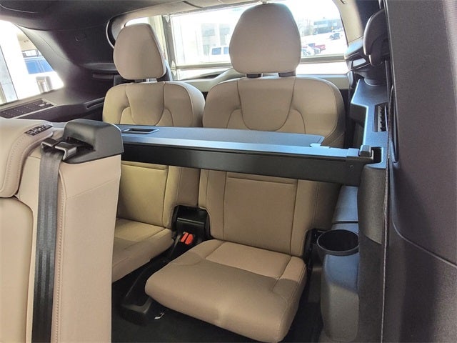 2026 Volvo XC90 B5 Plus