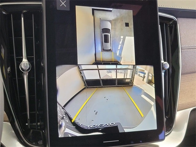 2026 Volvo XC90 B5 Plus