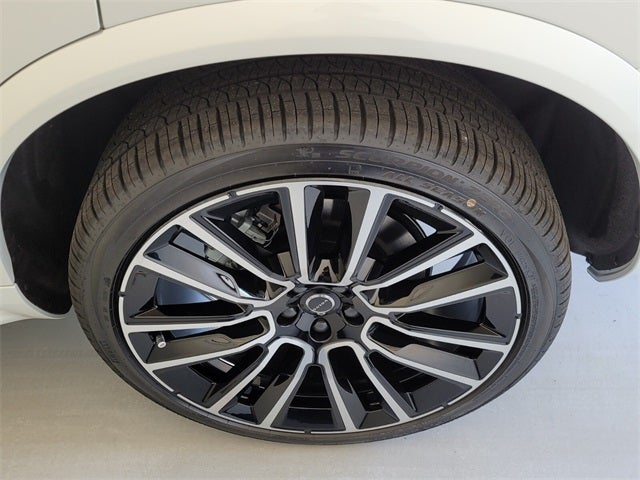 2026 Volvo XC90 B5 Plus