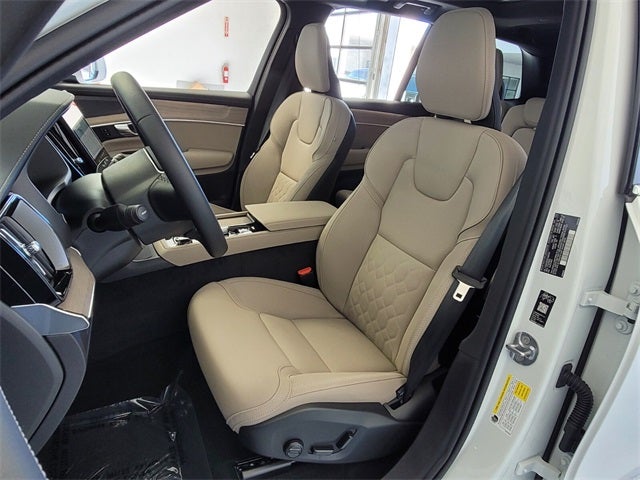 2026 Volvo XC90 B5 Plus