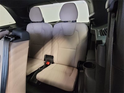 2026 Volvo XC90 B5 Core