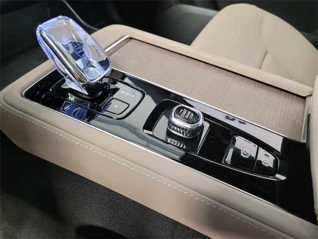 2026 Volvo XC90 B5 Core