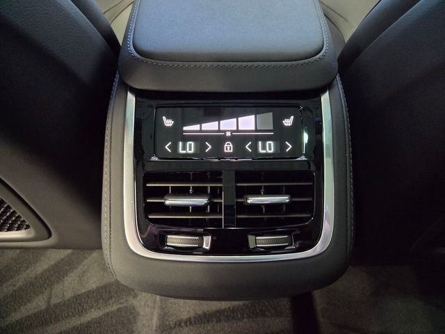 2026 Volvo XC90 B5 Core