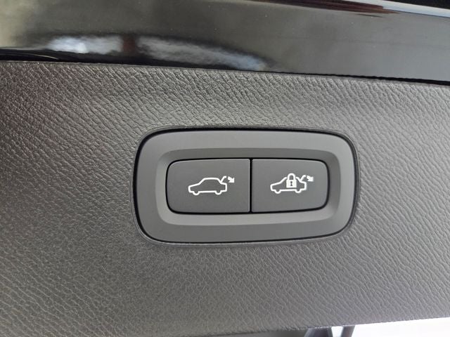 2026 Volvo XC90 B5 Core