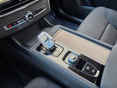 2026 Volvo XC90 B5 Core