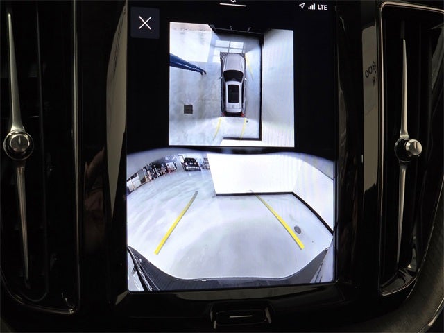 2025 Volvo XC60 B5 Plus