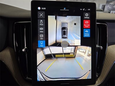 2026 Volvo XC60 B5 Plus