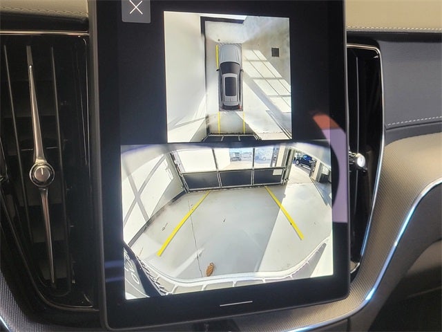 2026 Volvo XC60 B5 Ultra Black Edition