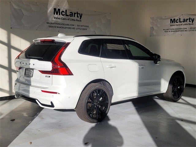 2026 Volvo XC60 B5 Ultra Black Edition