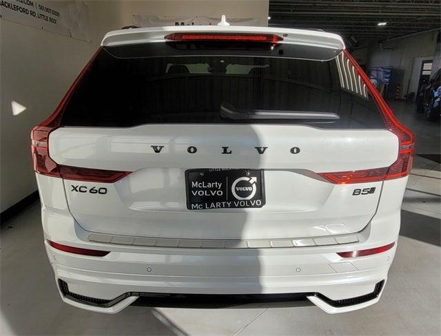 2026 Volvo XC60 B5 Ultra Black Edition