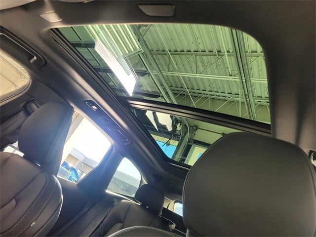 2026 Volvo XC60 B5 Ultra Black Edition