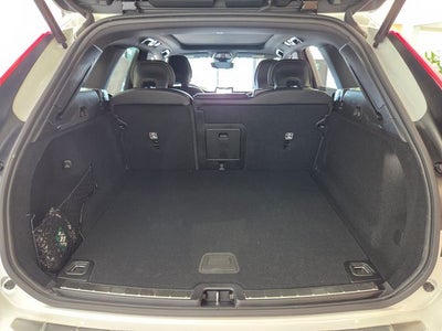 2026 Volvo XC60 B5 Ultra Black Edition
