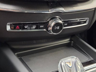 2026 Volvo XC60 B5 Ultra Black Edition