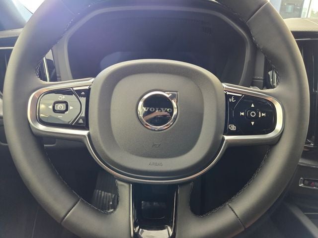 2026 Volvo XC60 B5 Ultra Black Edition