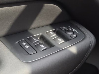 2026 Volvo XC60 B5 Ultra Black Edition