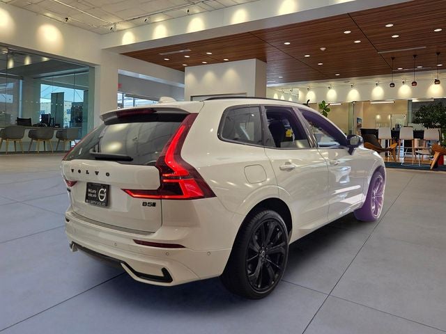2026 Volvo XC60 B5 Ultra Black Edition