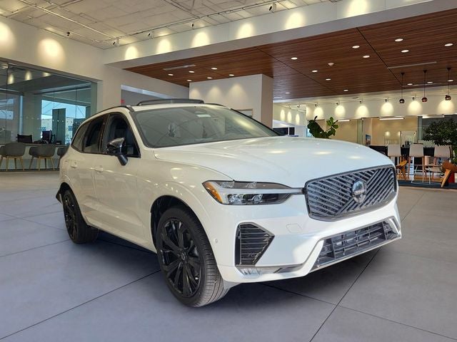 2026 Volvo XC60 B5 Ultra Black Edition