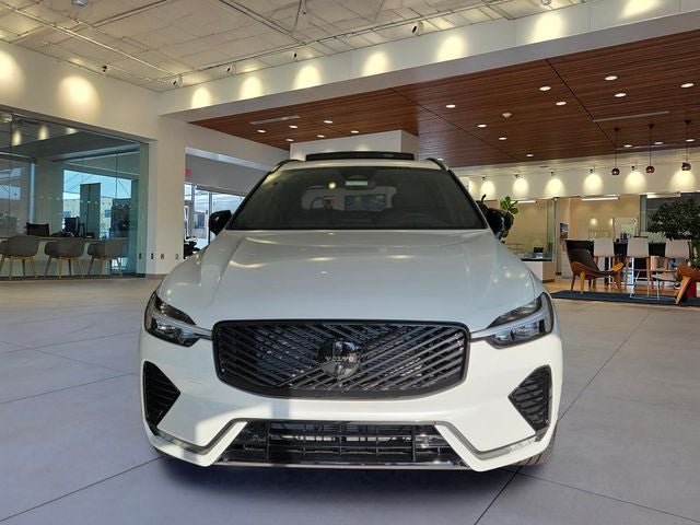 2026 Volvo XC60 B5 Ultra Black Edition