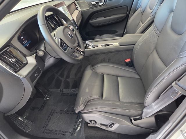 2026 Volvo XC60 B5 Ultra Black Edition