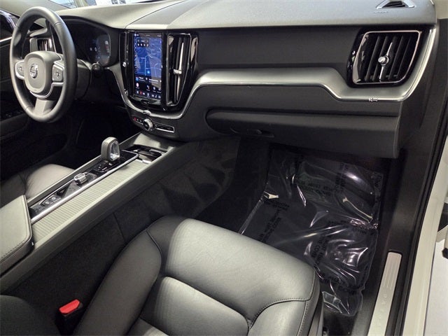 2025 Volvo XC60 B5 Core