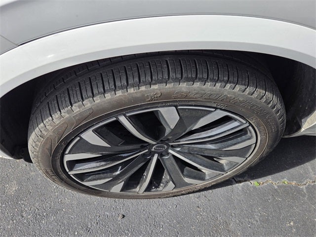 2025 Volvo XC60 B5 Core