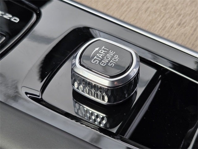 2026 Volvo XC60 B5 Core