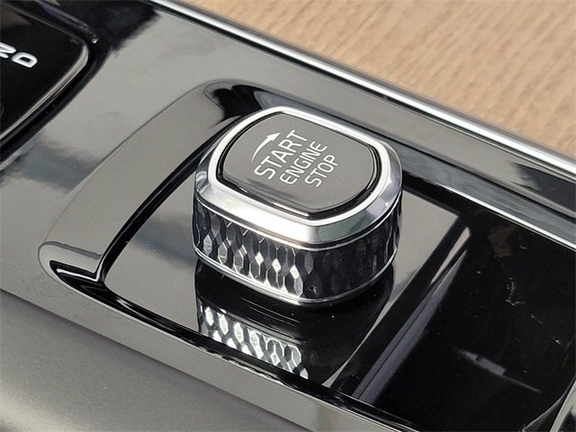 2026 Volvo XC60 B5 Core