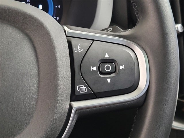 2025 Volvo XC60 B5 Core