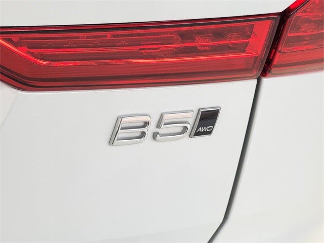 2025 Volvo XC60 B5 Core