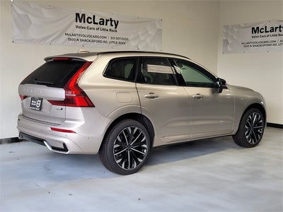 2026 Volvo XC60 B5 Ultra