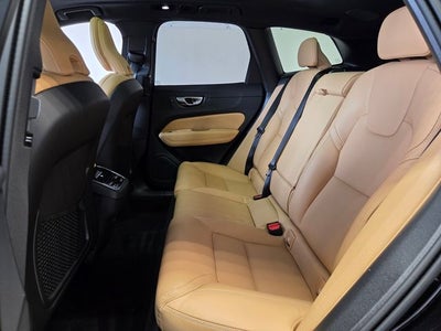 2025 Volvo XC60 B5 Ultra