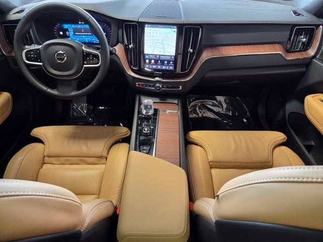 2025 Volvo XC60 B5 Ultra