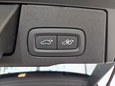 2025 Volvo XC60 B5 Ultra