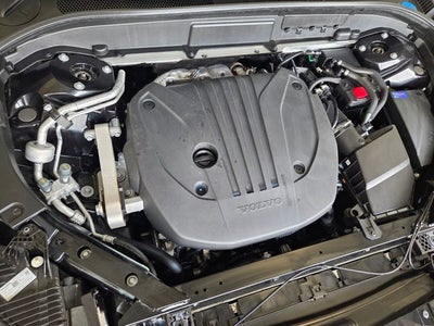 2025 Volvo XC60 B5 Ultra