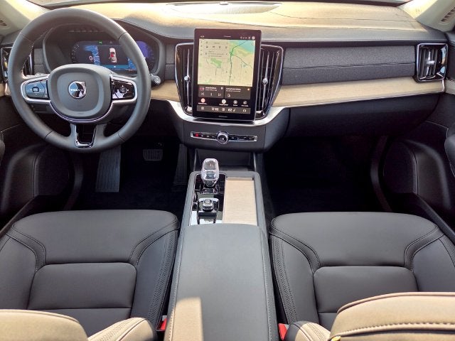 2027 Volvo XC90 B5 Core