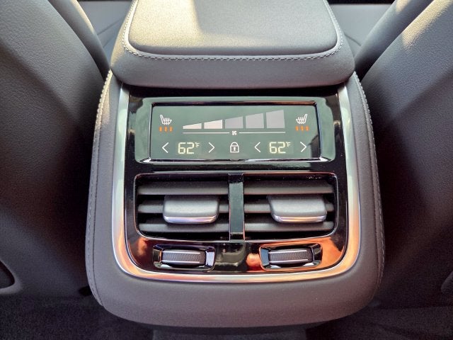 2027 Volvo XC90 B5 Core