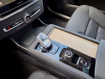 2027 Volvo XC90 B5 Core