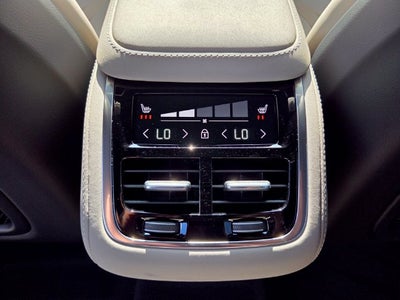 2027 Volvo XC90 B5 Core