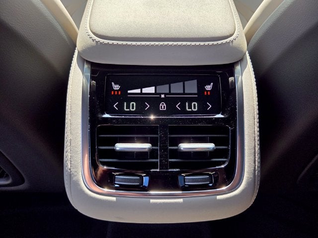 2027 Volvo XC90 B5 Core