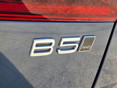 2027 Volvo XC60 B5 Plus