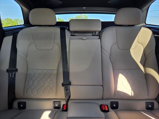 2027 Volvo XC60 B5 Plus