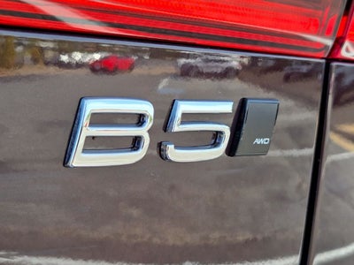 2027 Volvo XC60 B5 Plus