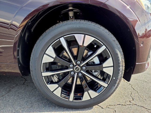 2027 Volvo XC60 B5 Plus